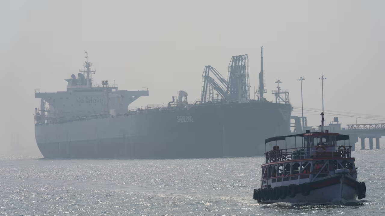 Ataque_a_petroleiro,_disparada_do_petróleo_e_ofensiva_bilionária