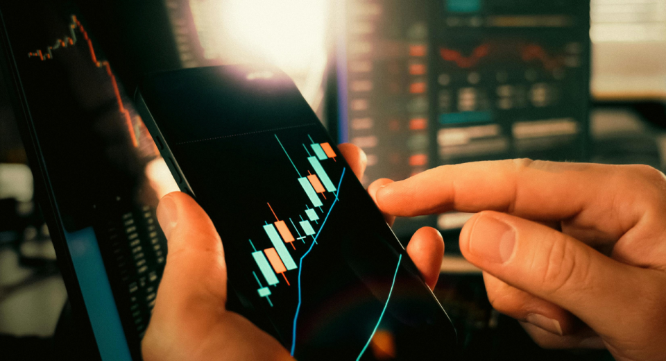Dogecoin_ganha_força_e_mira_rompimento_acima_de_$0_1020