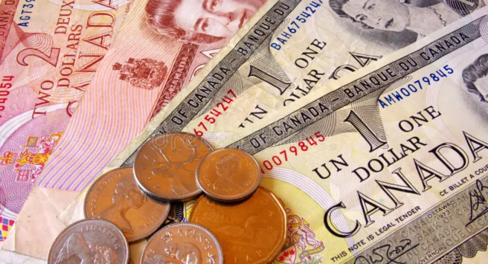 Dólar_canadense_atinge_máxima_de_sete_semanas_antes_do_Banco_do