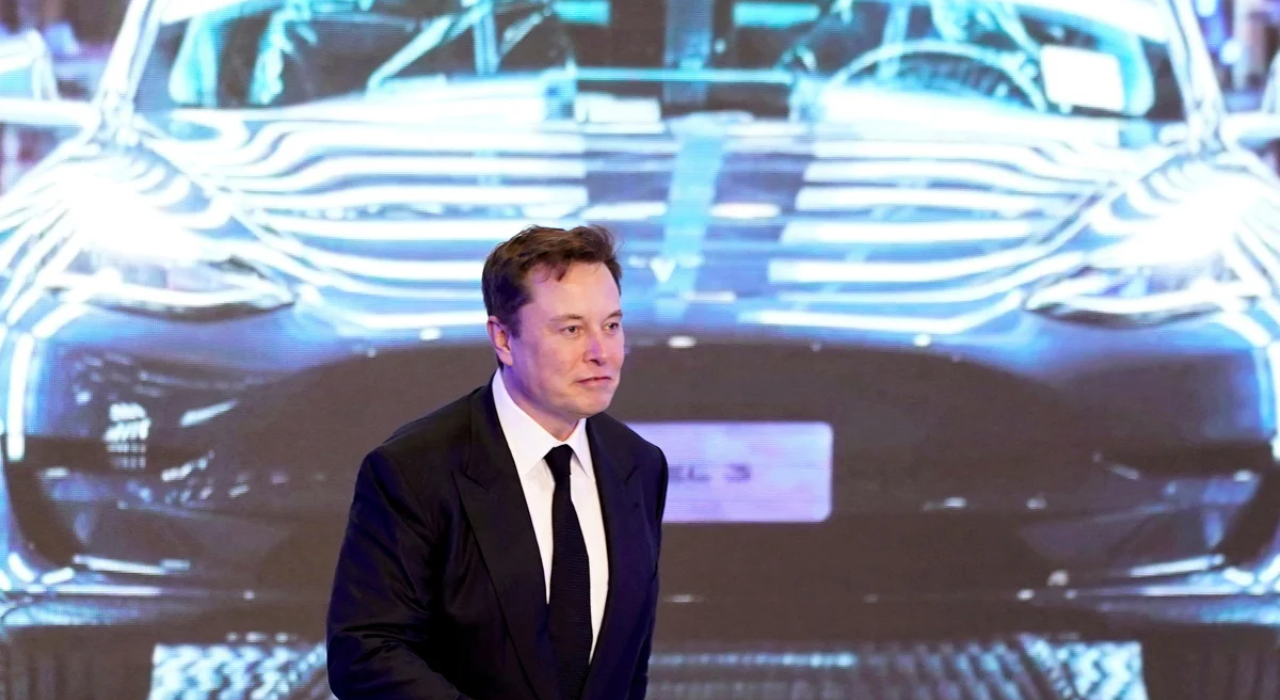 Elon_Musk_rebate_Ford_sobre_BYD_e_aponta_obstáculo_central_da_Tesla