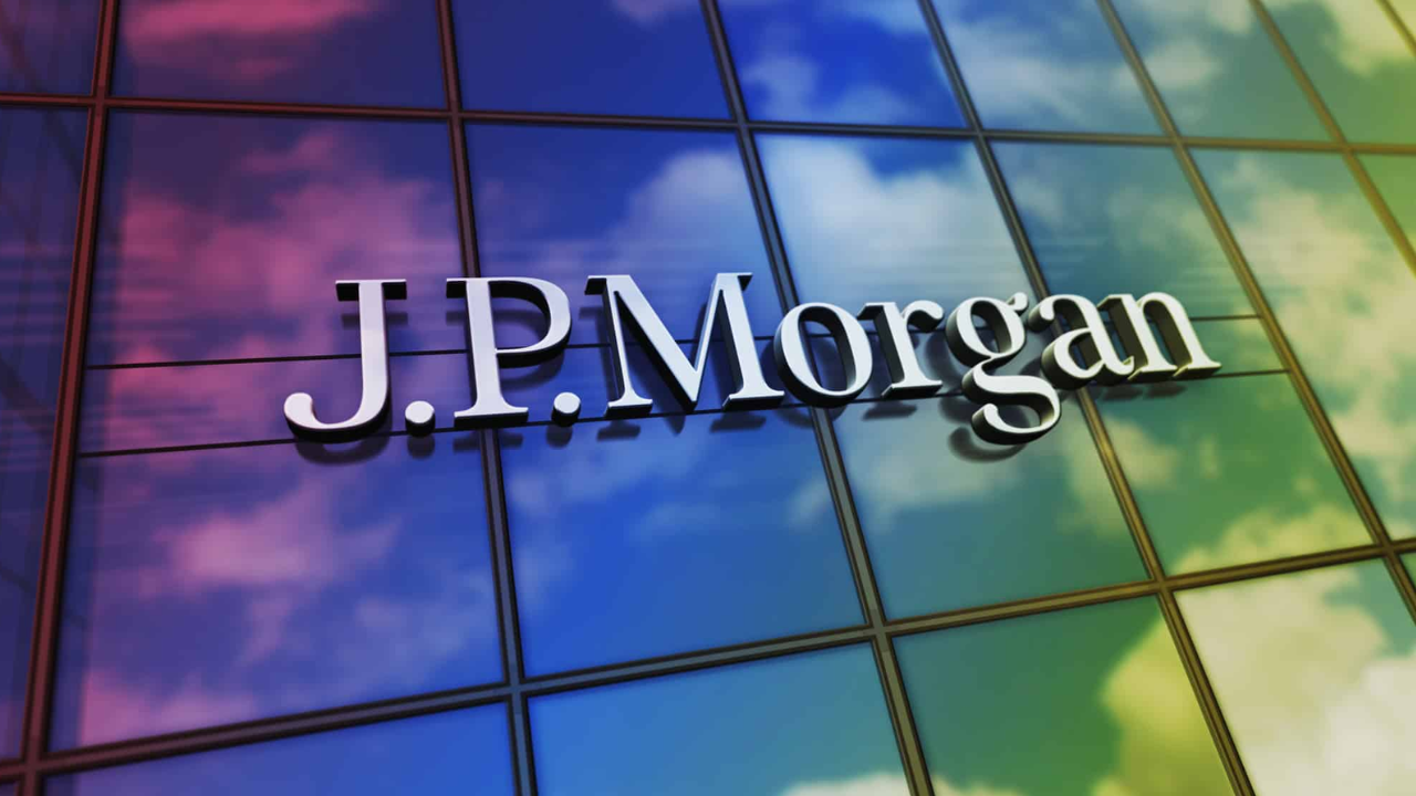 Ação Strategy MSTR e Bitcoin sob pressão após alerta do JPMorgan sobre nova política de venda de BTC