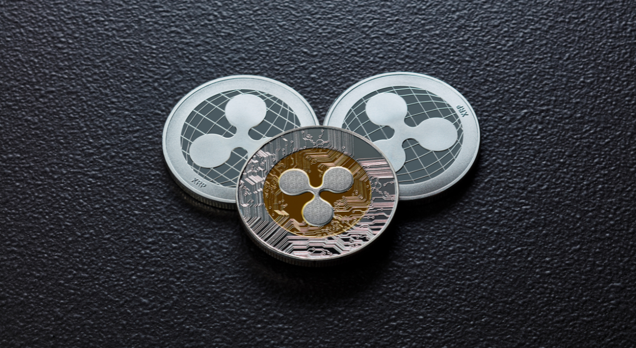 XRP recua após rali com pressão macro e regulatória