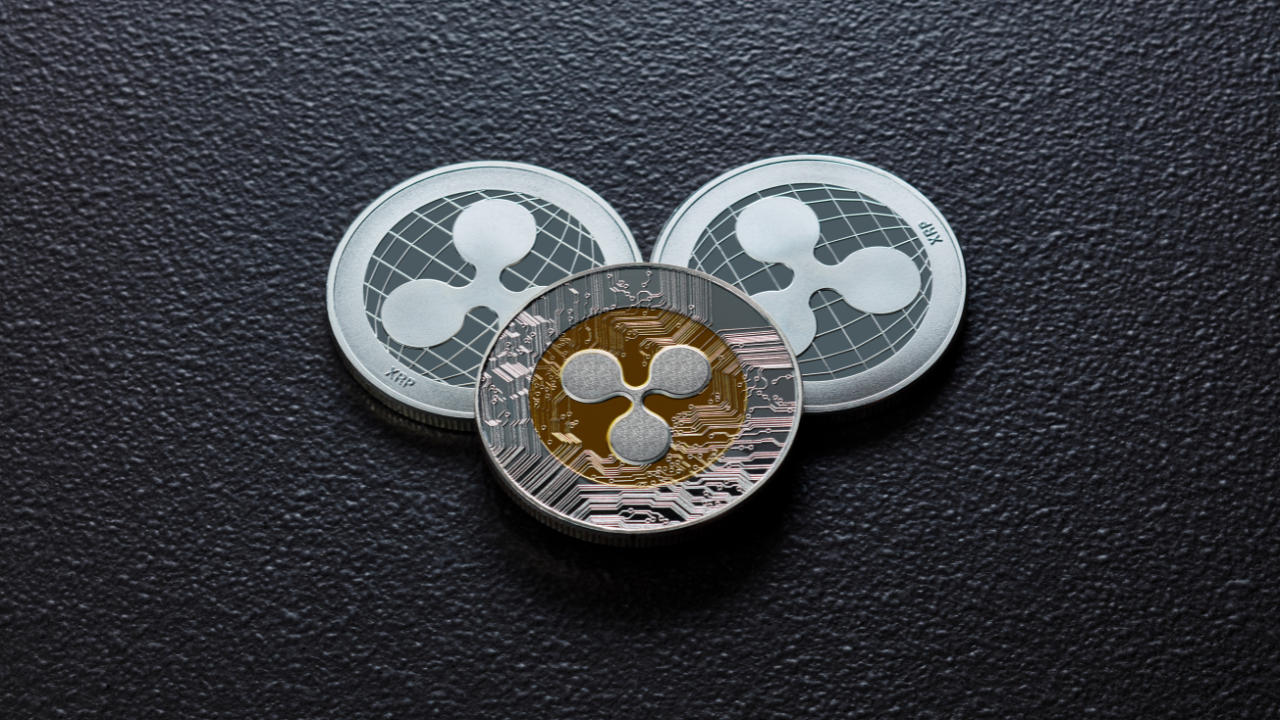 XRP recua após rali com pressão macro e regulatória