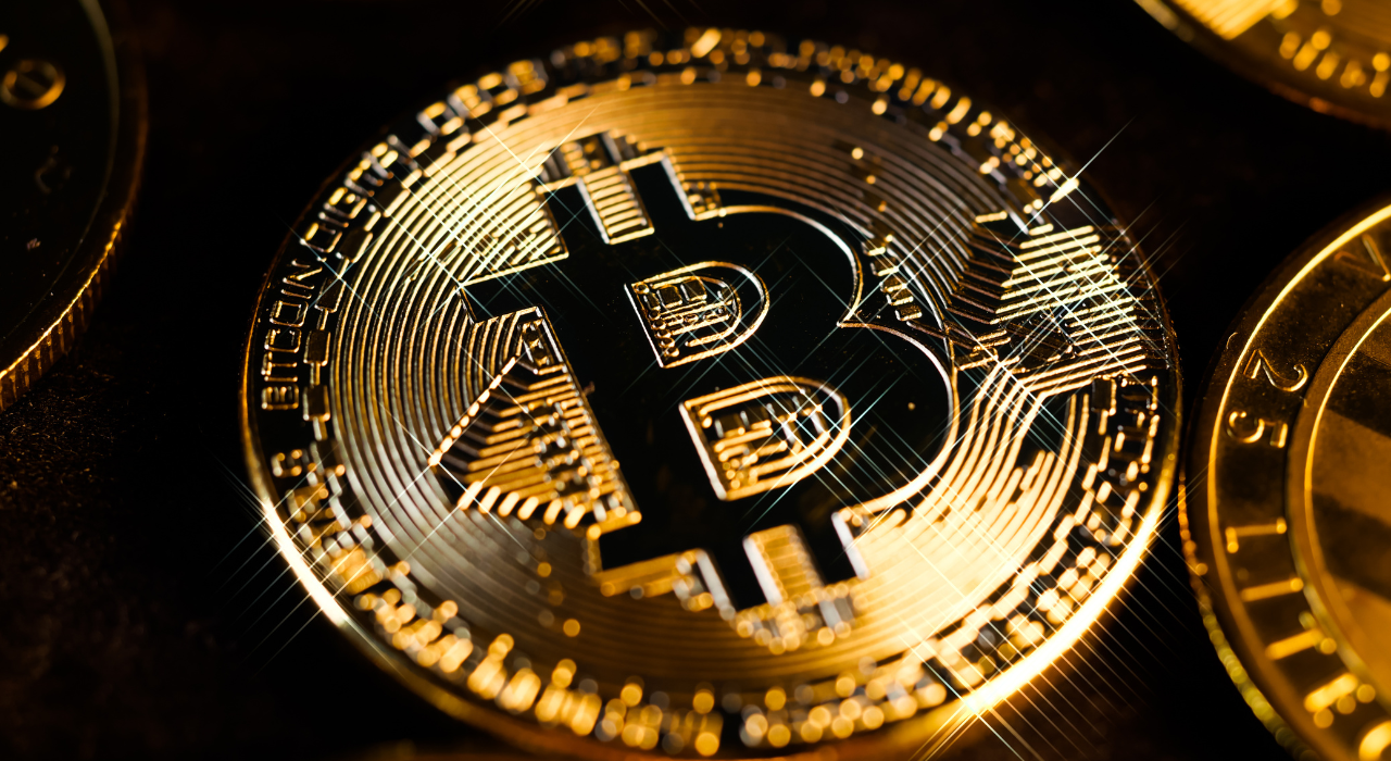 Bitcoin perto de US$ 81 mil e interesse de busca em baixa